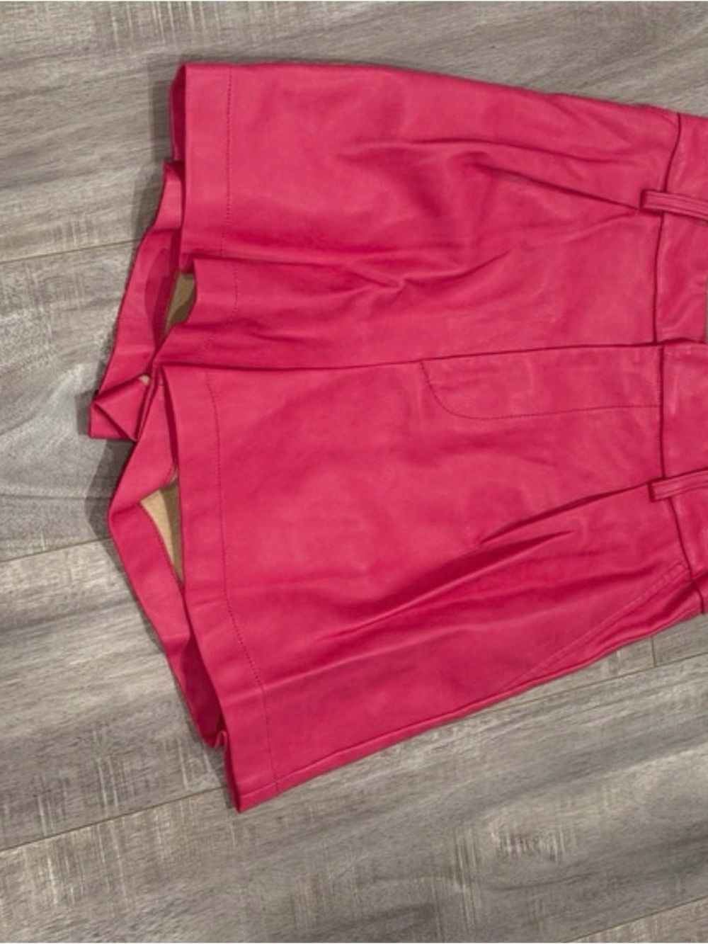 Avec Les Filles Hot Pink High-Waist Tailored Shorts
